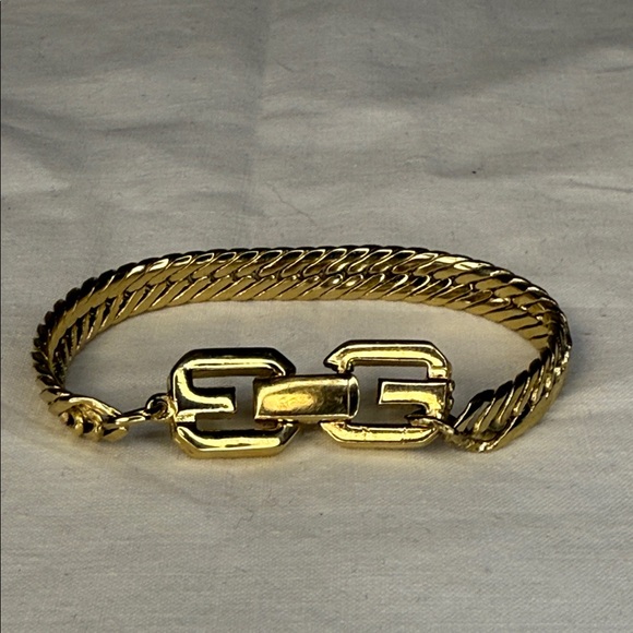 Vintage Givenchy Goldtone Chain Link Bracelet 6.75" Hallmarked - Picture 1 of 6